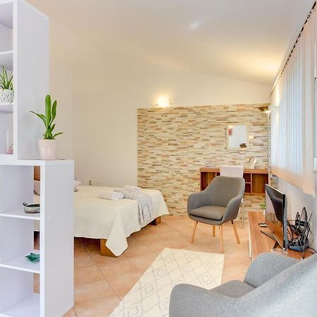 Holiday Home Batel Пула Екстериор снимка