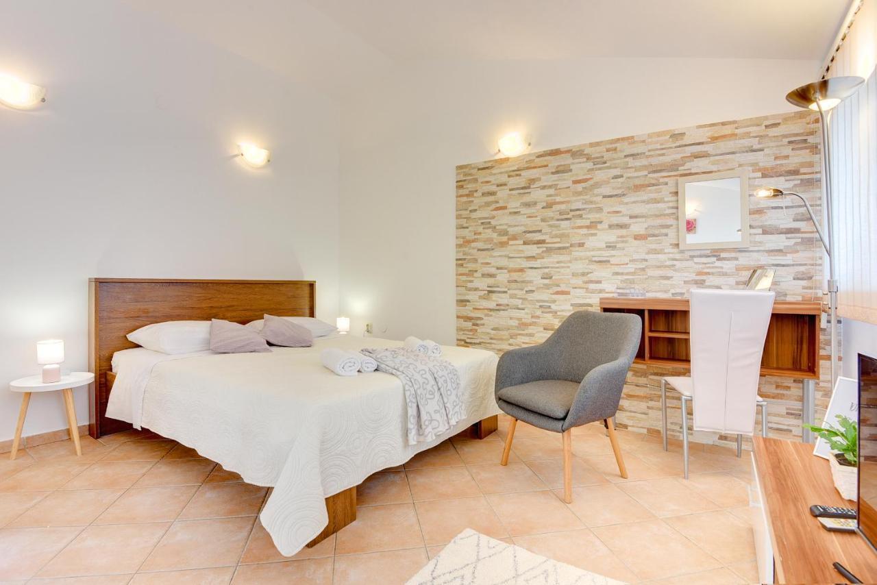 Holiday Home Batel Пула Екстериор снимка