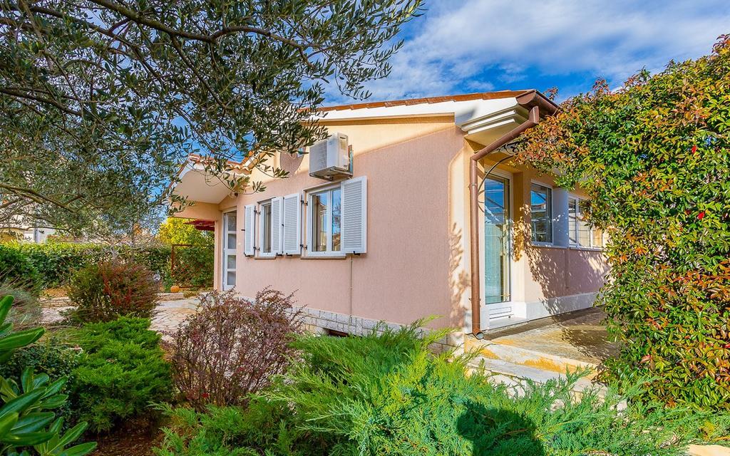 Holiday Home Batel Пула Екстериор снимка